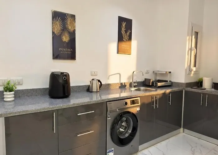 Family Luxury Free & Pool Apartman *